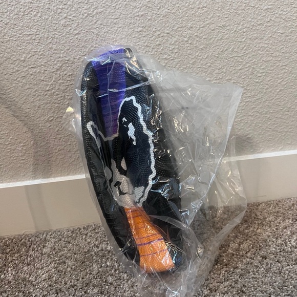 Taco Bell x Camp Flog Gnaw basketball - Picture 3 of 3